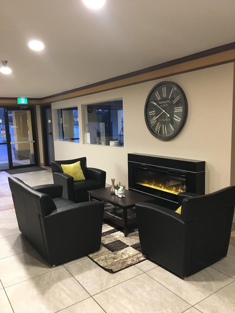 Super 8 By Wyndham Salmon Arm Otel Dış mekan fotoğraf